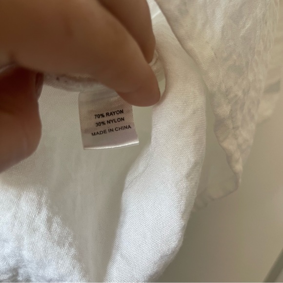 *boutique* LuLu B lightweight cutout white top sharkbite hem size L semi sheer - Picture 4 of 6